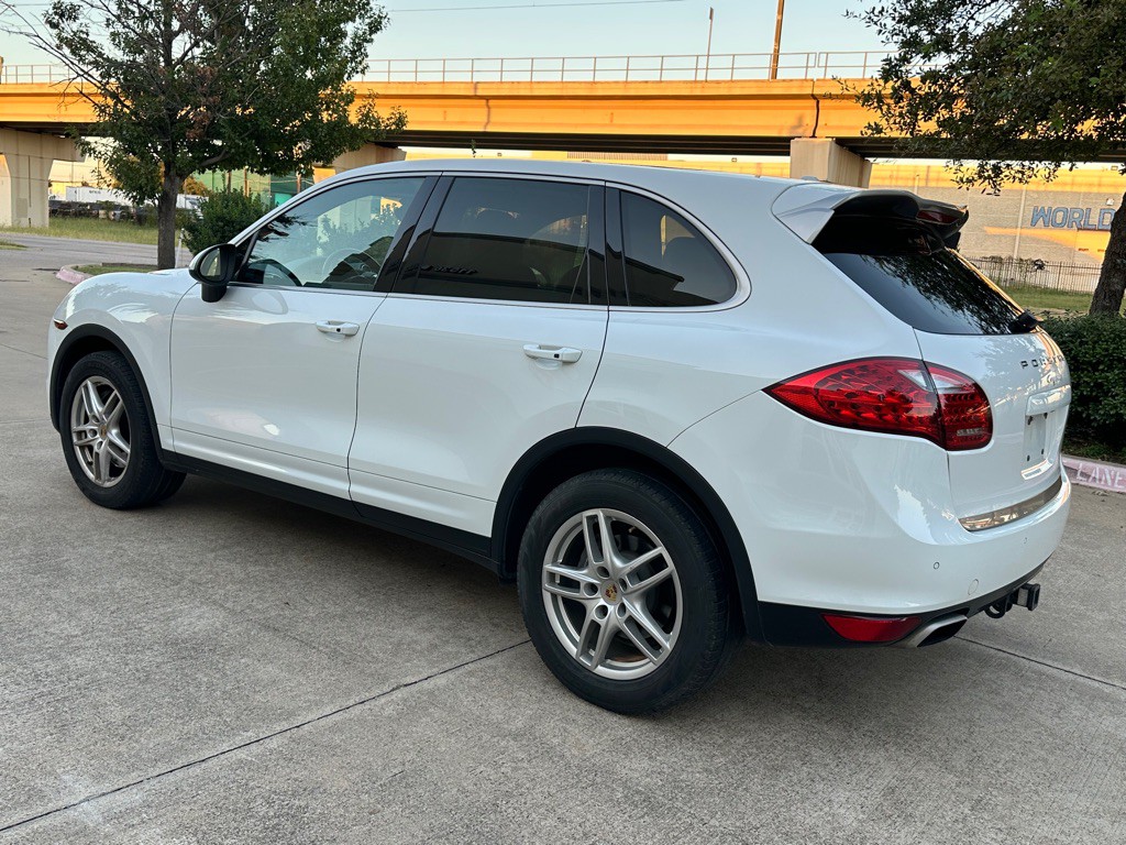 2014 Porsche Cayenne Image 5