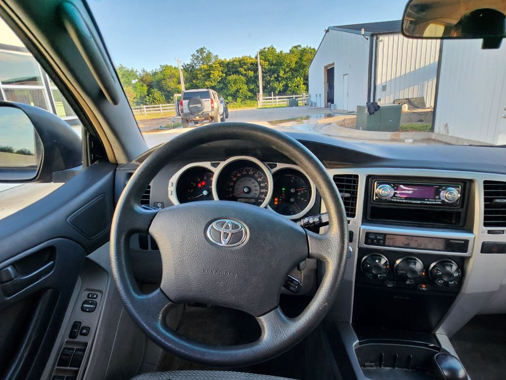 2004 Toyota 4Runner Image 9