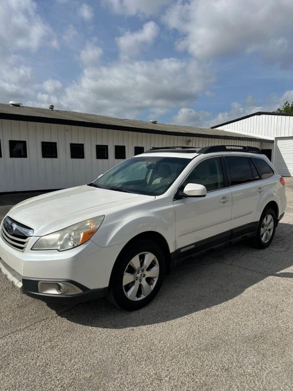 2012 Subaru Outback Image 2
