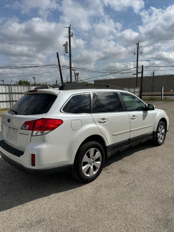 2012 Subaru Outback Image 4