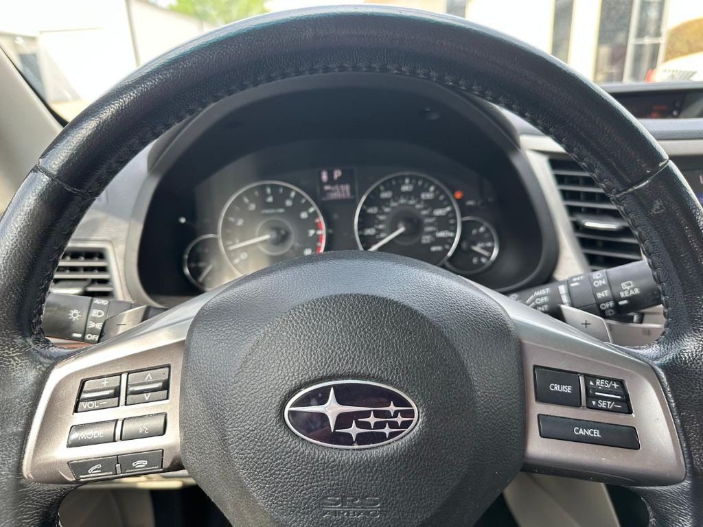 2012 Subaru Outback Image 10