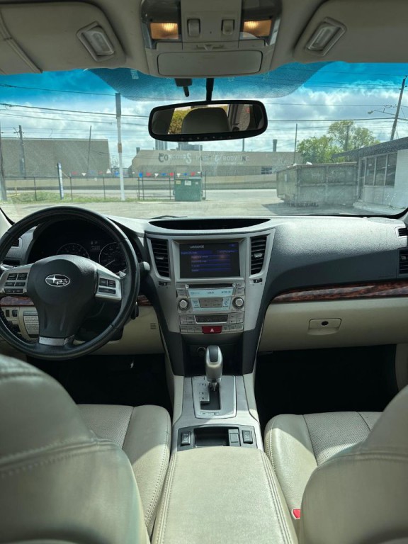 2012 Subaru Outback Image 11
