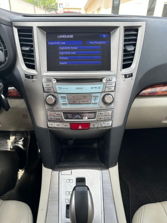 2012 Subaru Outback Image 12