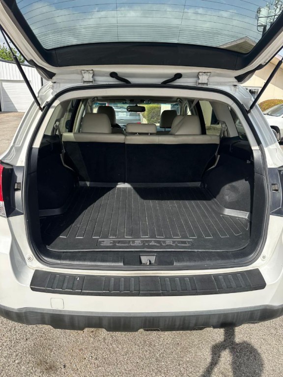 2012 Subaru Outback Image 17