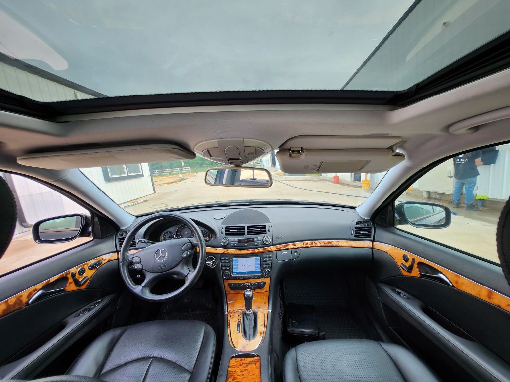 2007 Mercedes-Benz E-Class Image 2