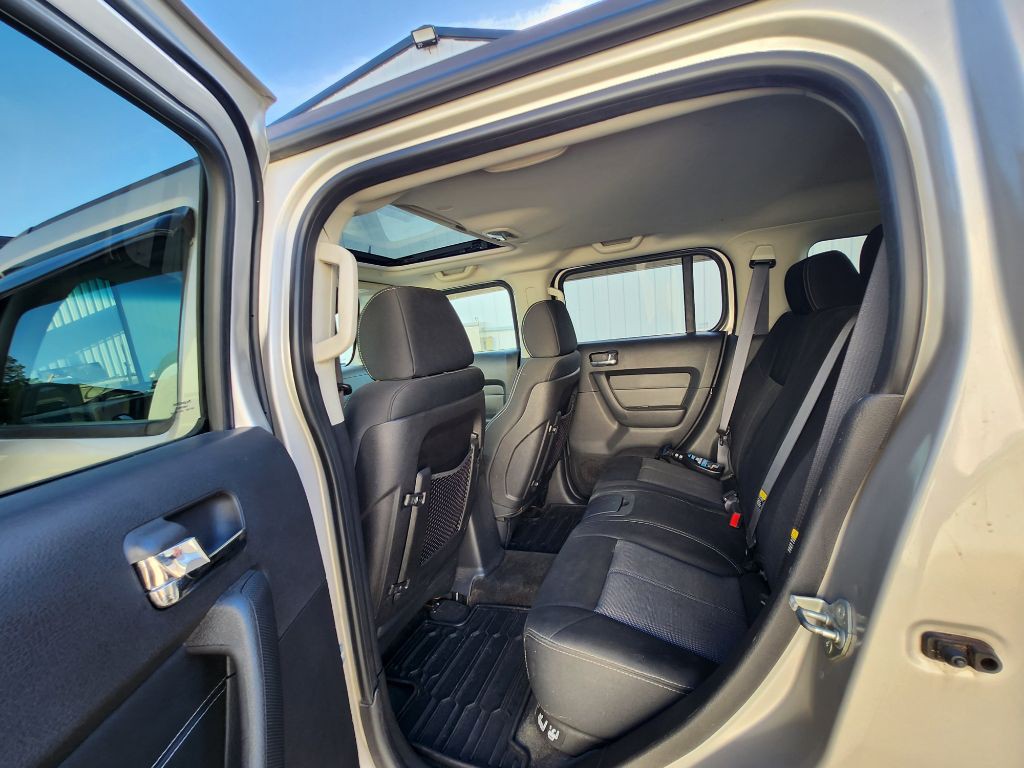 2006 HUMMER H3 Image 10