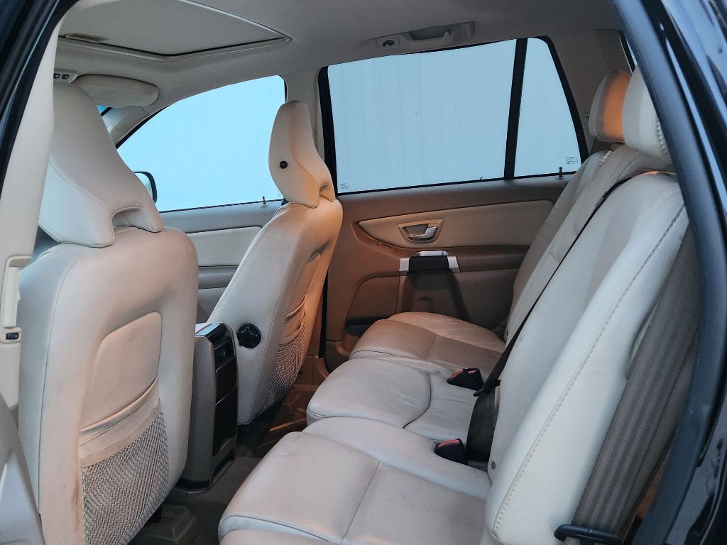 2011 Volvo XC90 Image 3