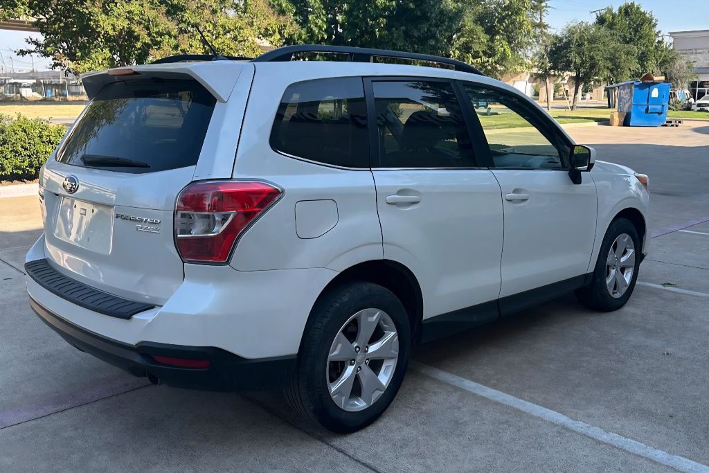 2015 Subaru Forester Image 3