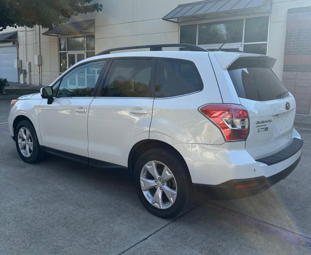 2015 Subaru Forester Image 4