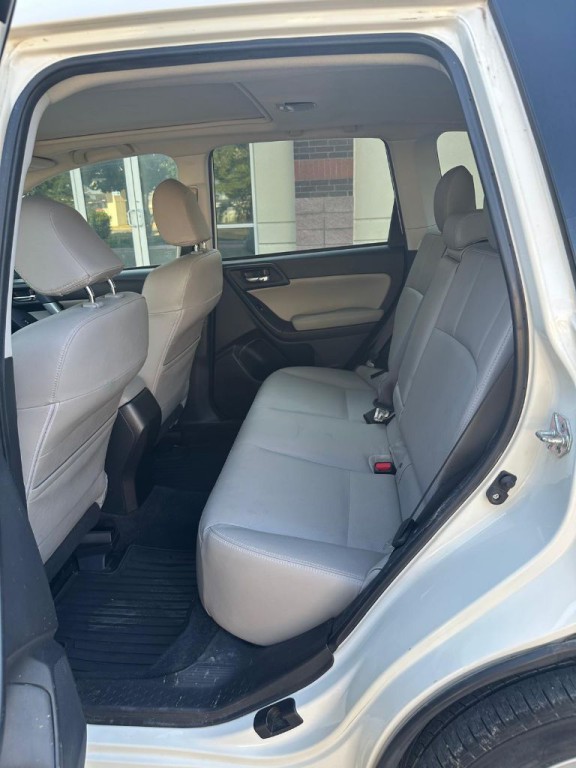 2015 Subaru Forester Image 10