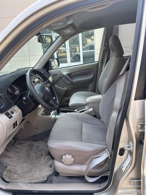 2004 Toyota Rav4 Image 6
