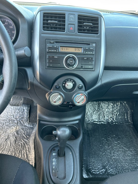 2012 Nissan Versa Image 9