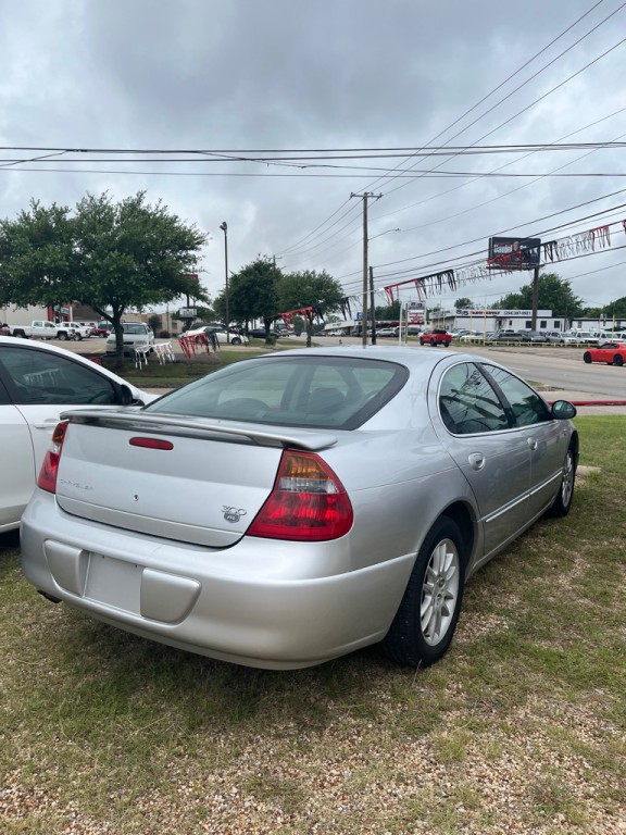 2004 Chrysler 300M Image 3