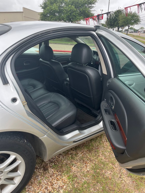 2004 Chrysler 300M Image 8