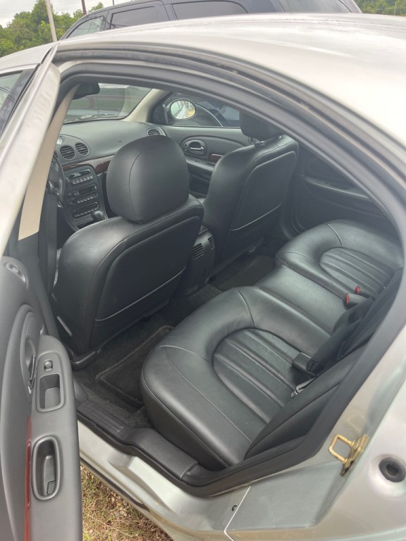 2004 Chrysler 300M Image 9