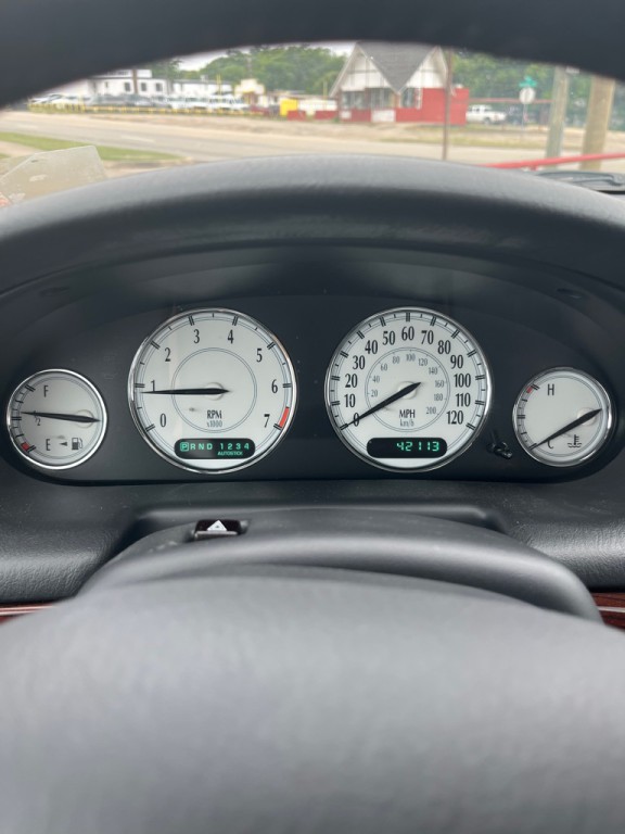 2004 Chrysler 300M Image 10