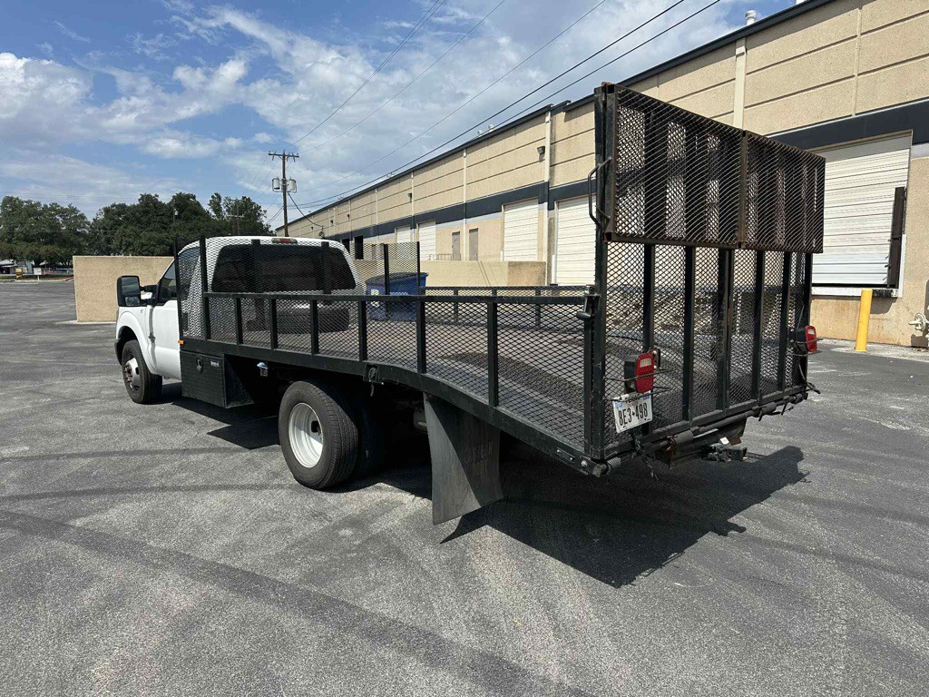 2011 Ford F-350 Image 3
