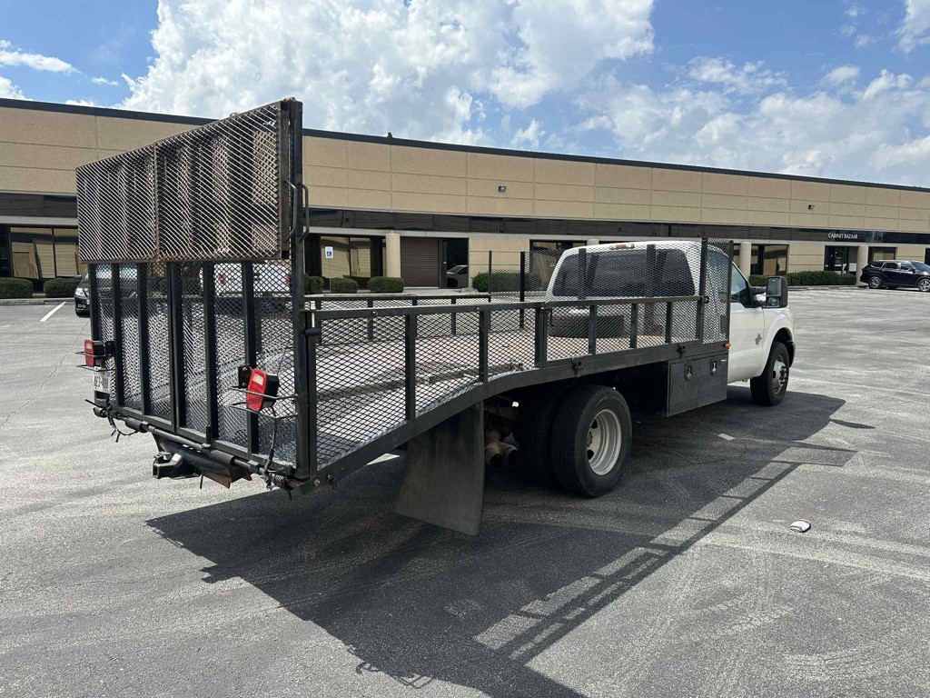 2011 Ford F-350 Image 4