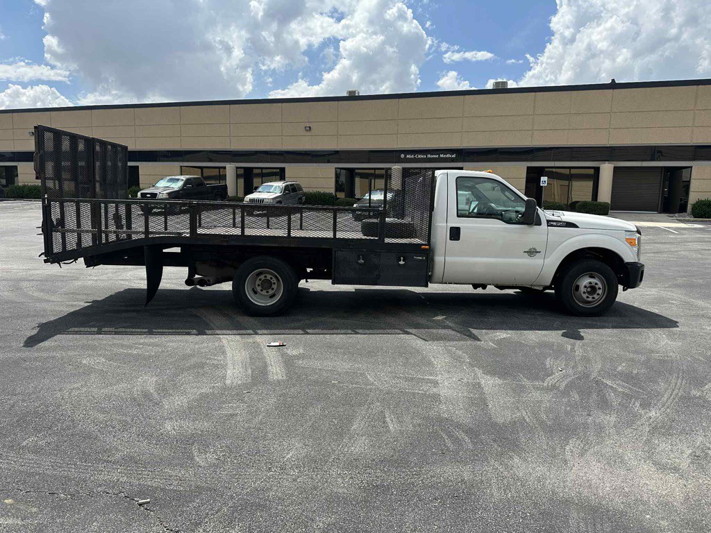 2011 Ford F-350 Image 5