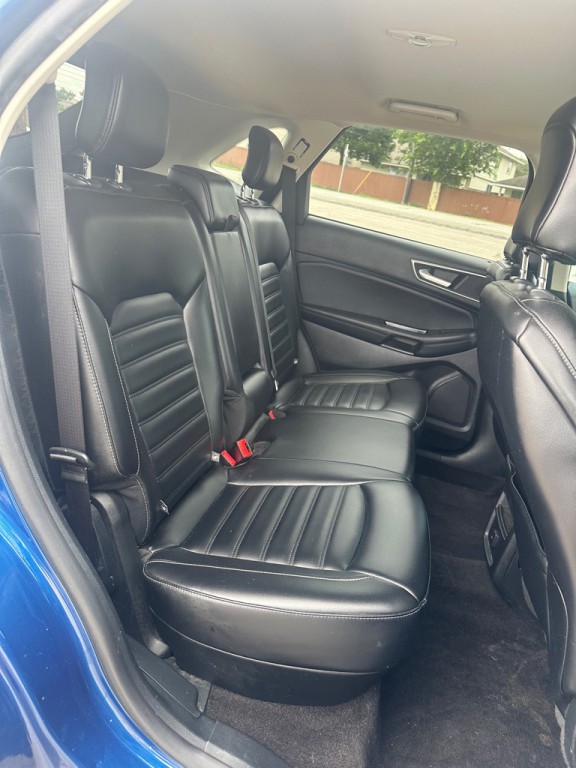 2020 Ford Edge Image 9