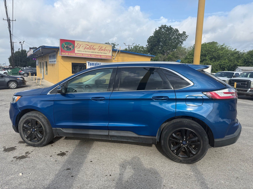 2020 Ford Edge Image 2