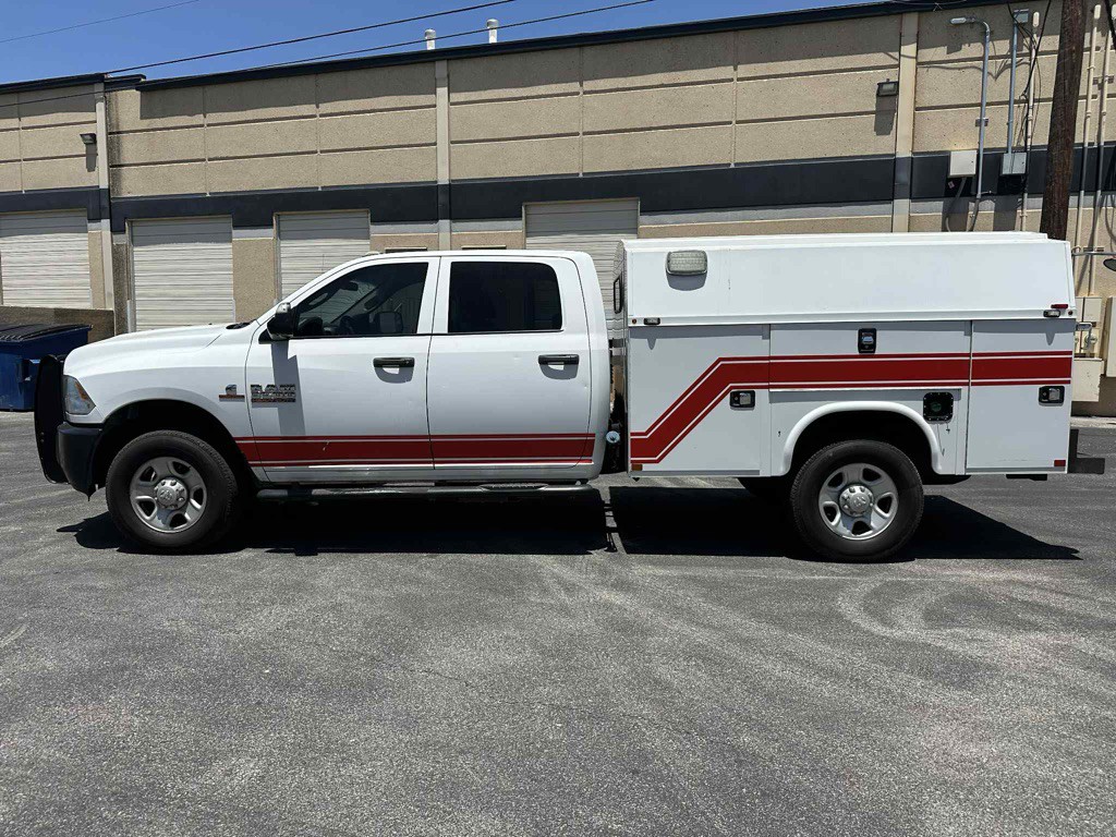 2017 RAM 3500 Image 2
