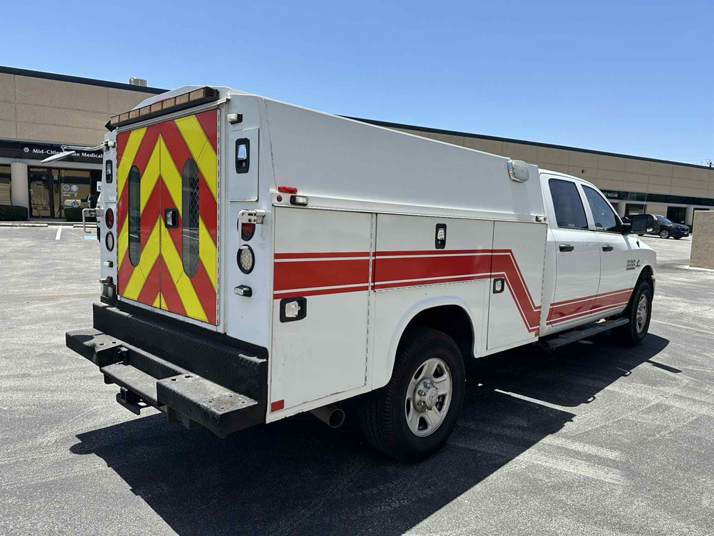 2017 RAM 3500 Image 4