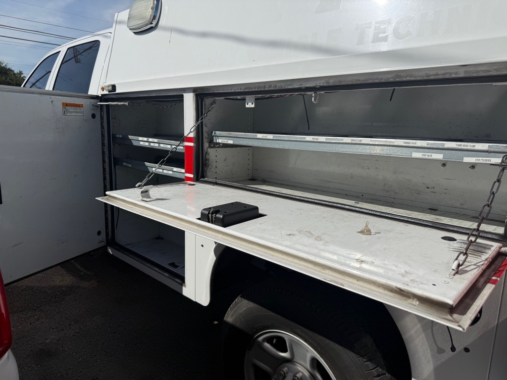 2017 RAM 3500 Image 11