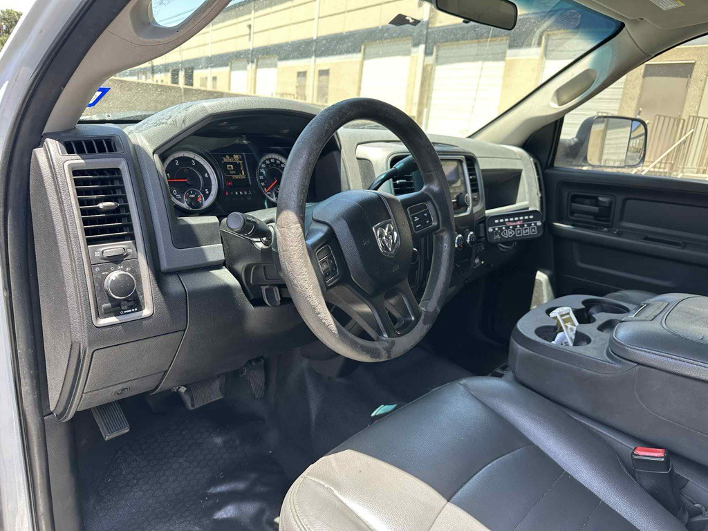 2017 RAM 3500 Image 12