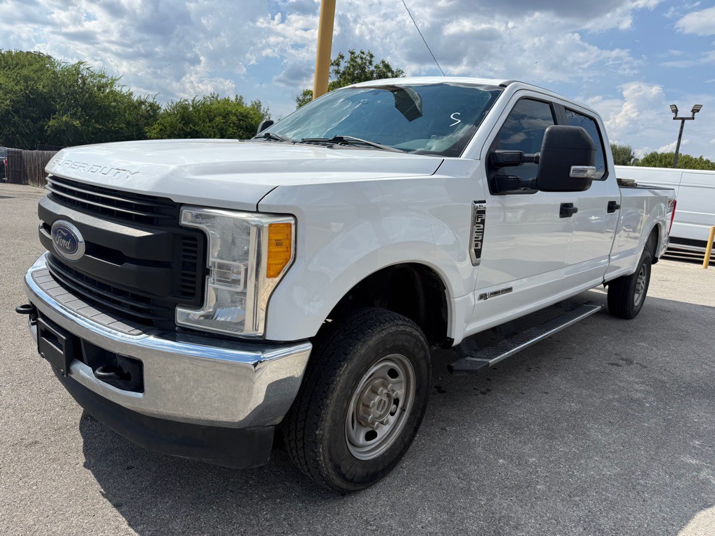 2017 Ford F-250 Image 2
