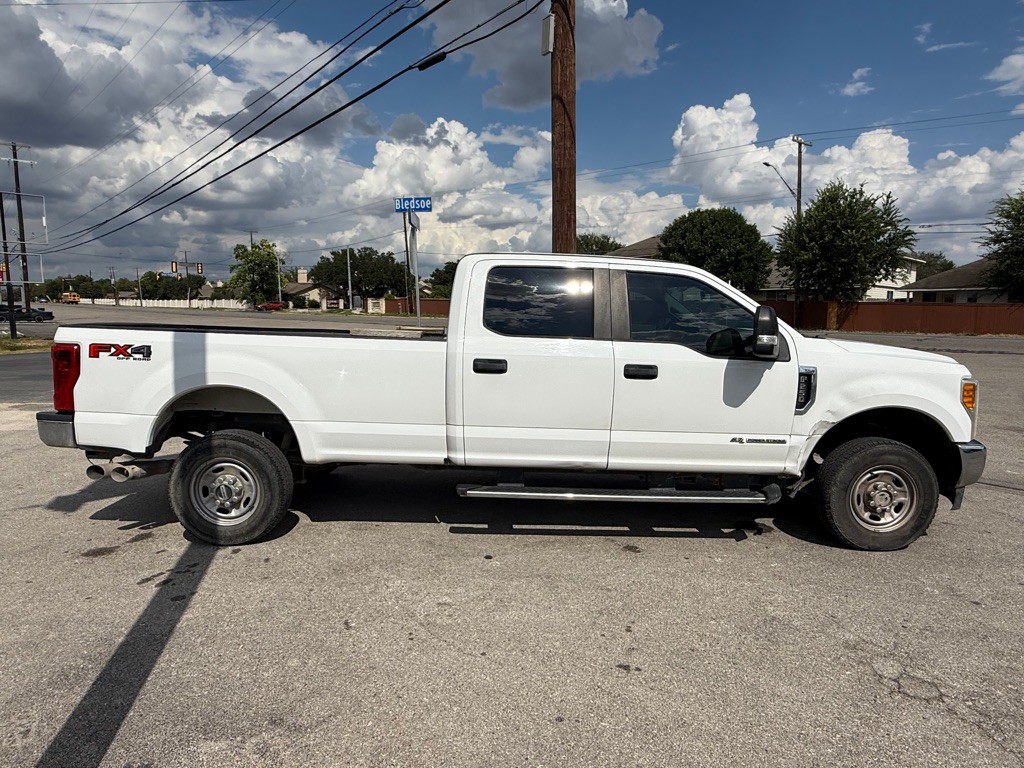 2017 Ford F-250 Image 7