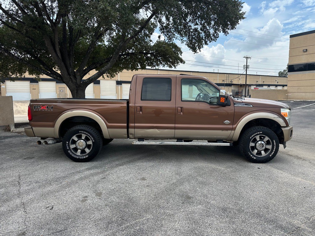 2011 Ford F-250 Image 6