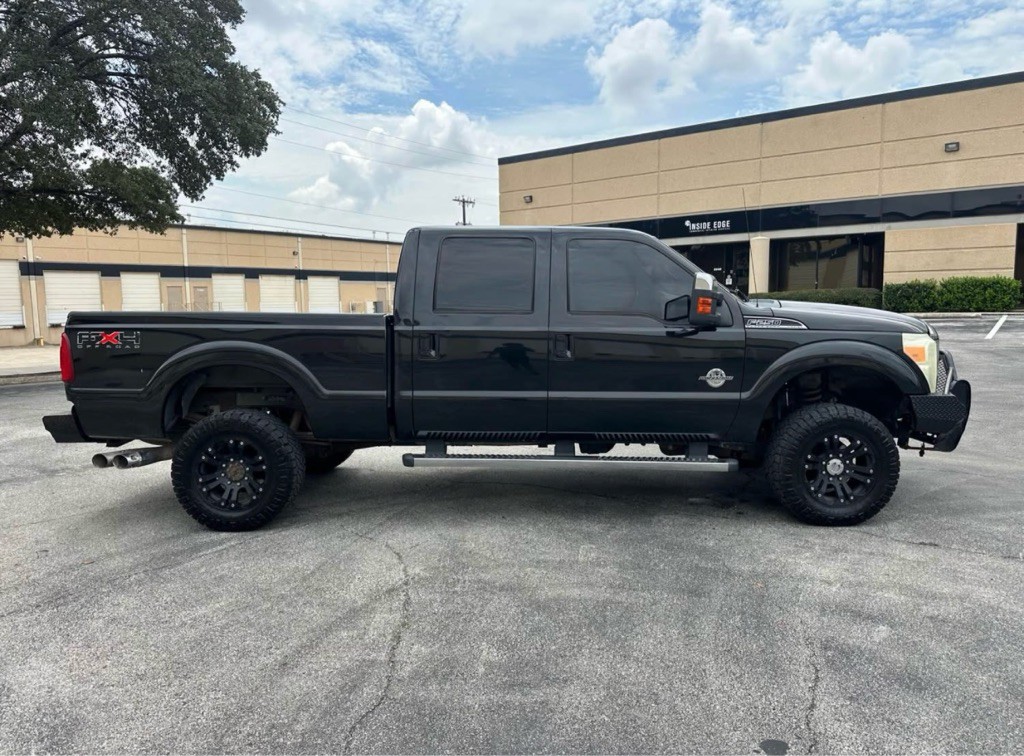 2011 Ford F-250 Image 6