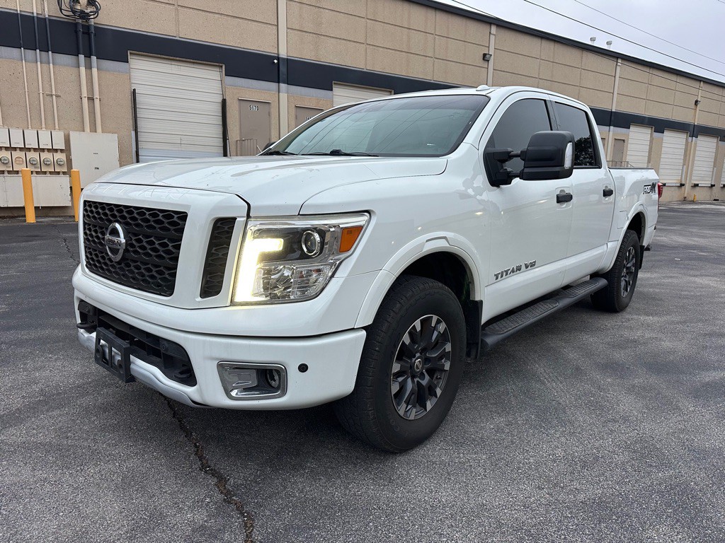 2018 Nissan Titan Image 1