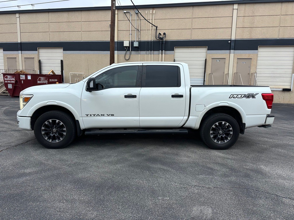 2018 Nissan Titan Image 3