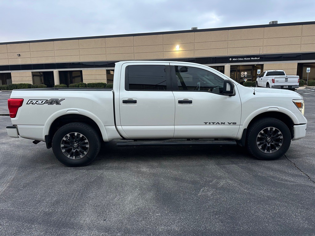 2018 Nissan Titan Image 6
