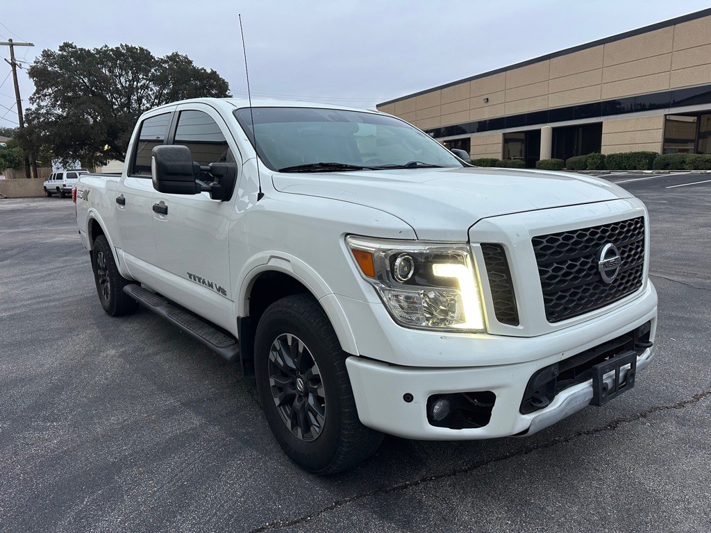 2018 Nissan Titan Image 7