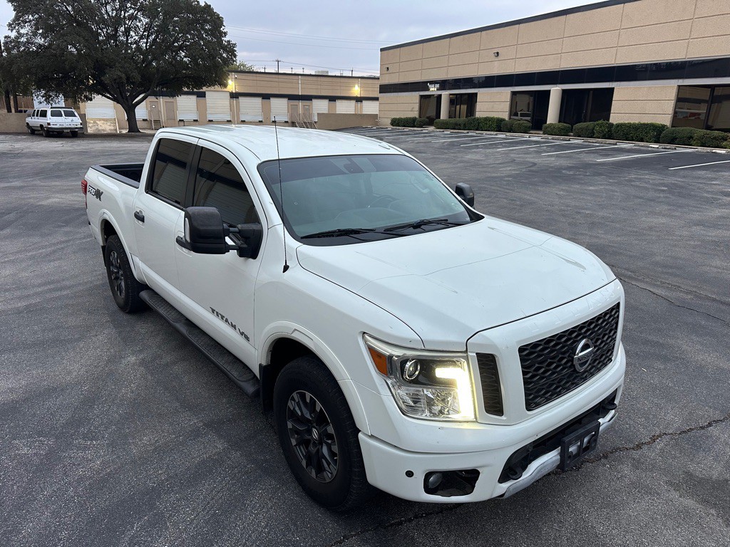 2018 Nissan Titan Image 8
