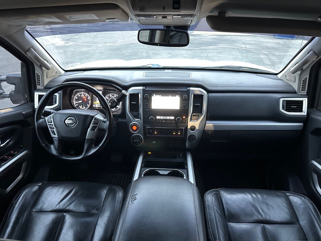 2018 Nissan Titan Image 11