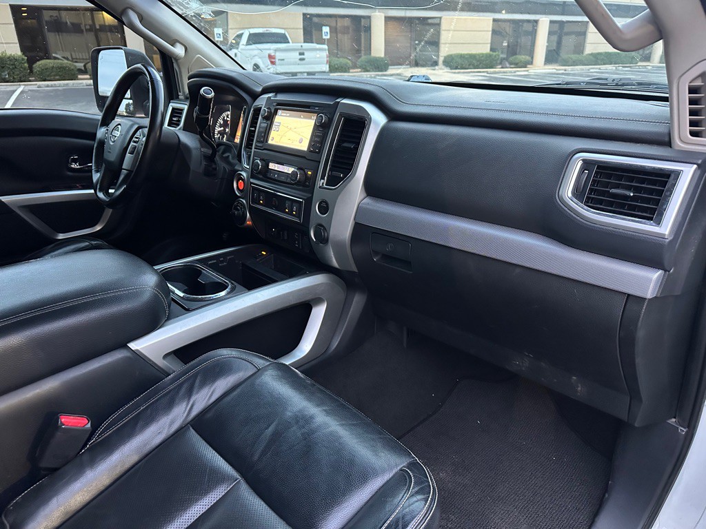 2018 Nissan Titan Image 13