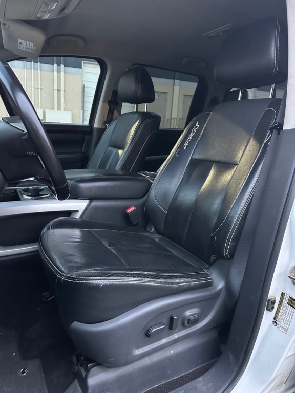 2018 Nissan Titan Image 14