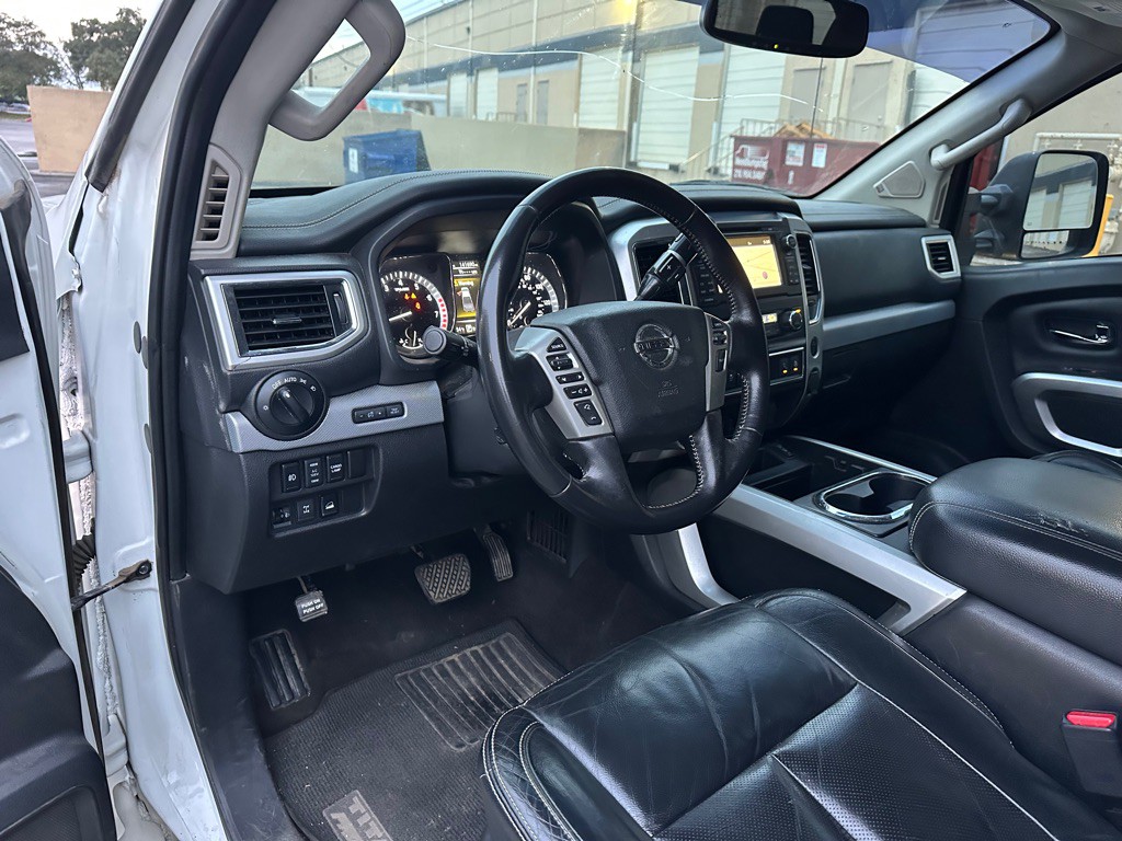 2018 Nissan Titan Image 15