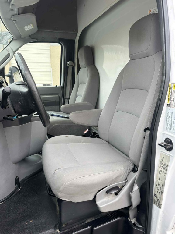 2009 Ford Econoline Image 14