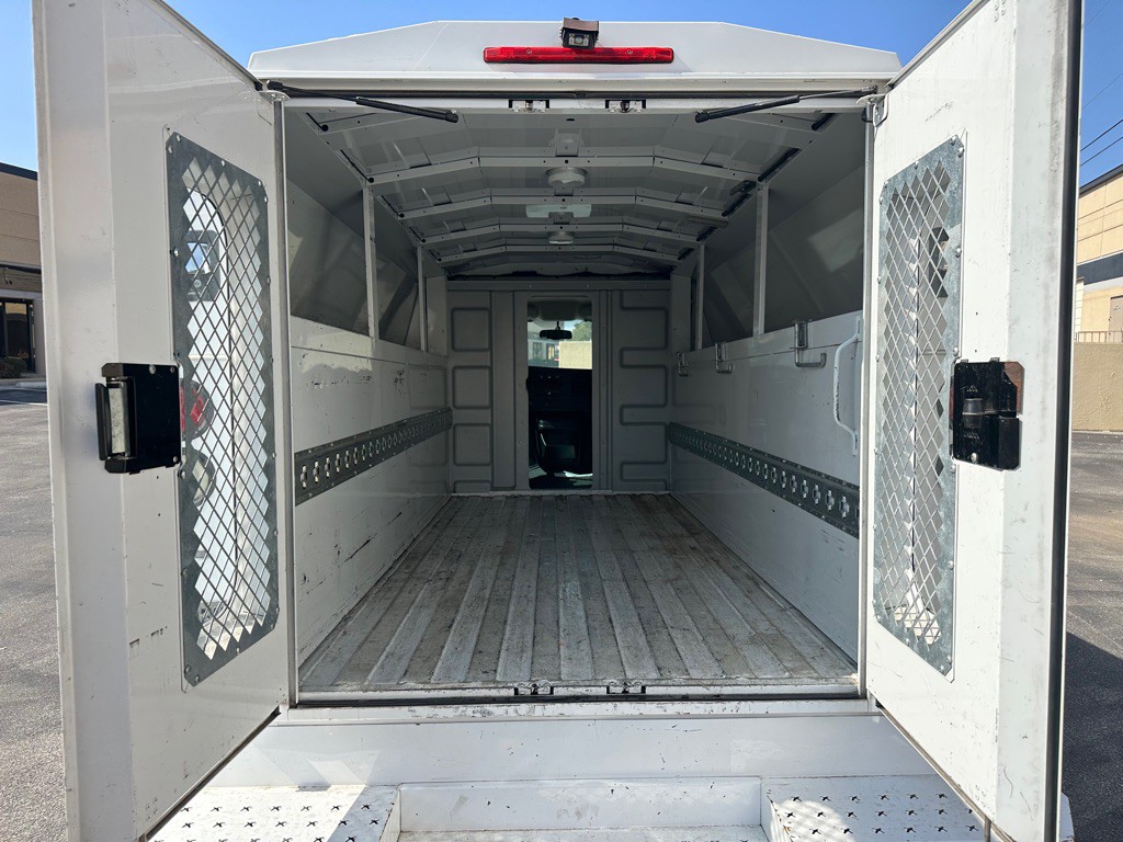 2017 Chevrolet Express Image 9