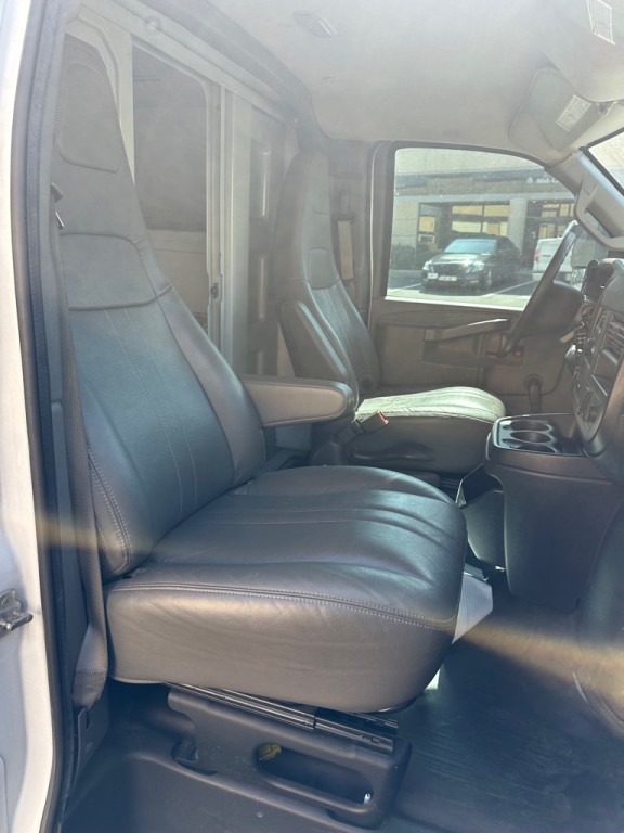 2017 Chevrolet Express Image 10