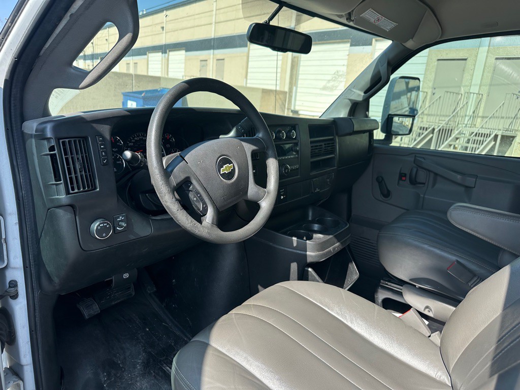 2017 Chevrolet Express Image 13