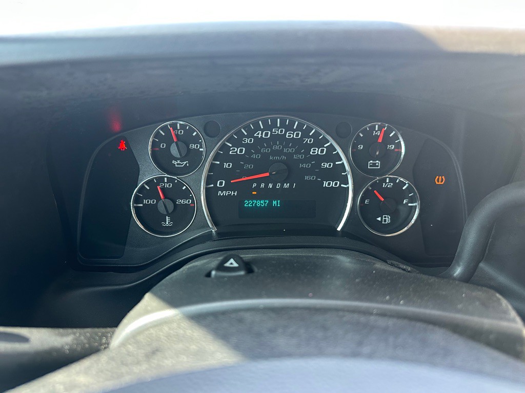 2017 Chevrolet Express Image 14