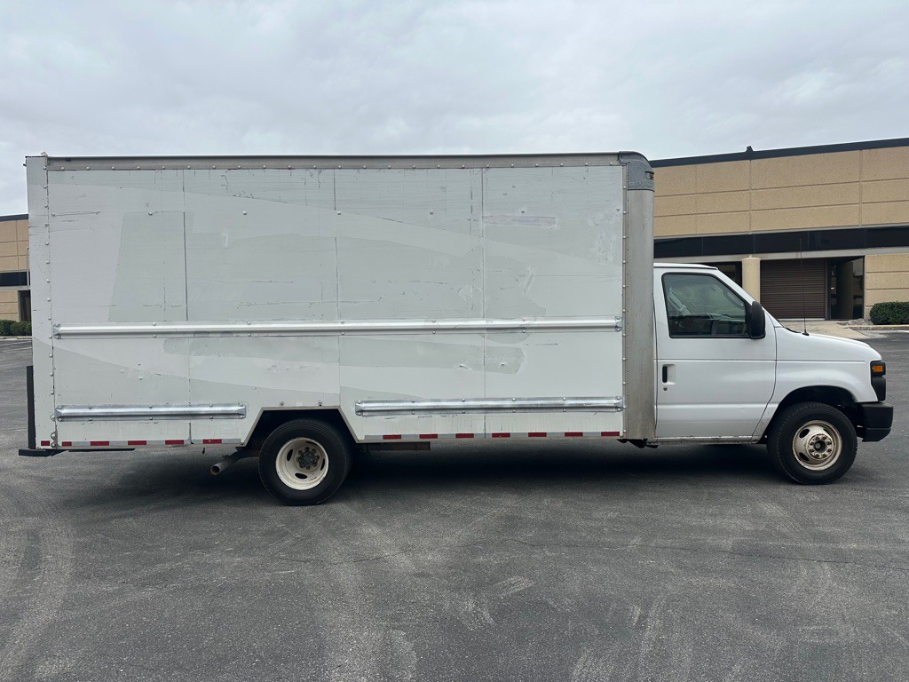 2016 Ford Econoline Image 5