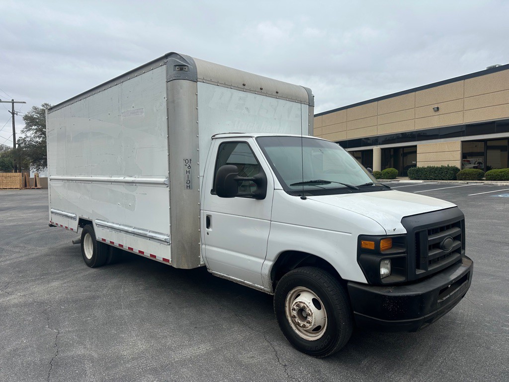 2016 Ford Econoline Image 6