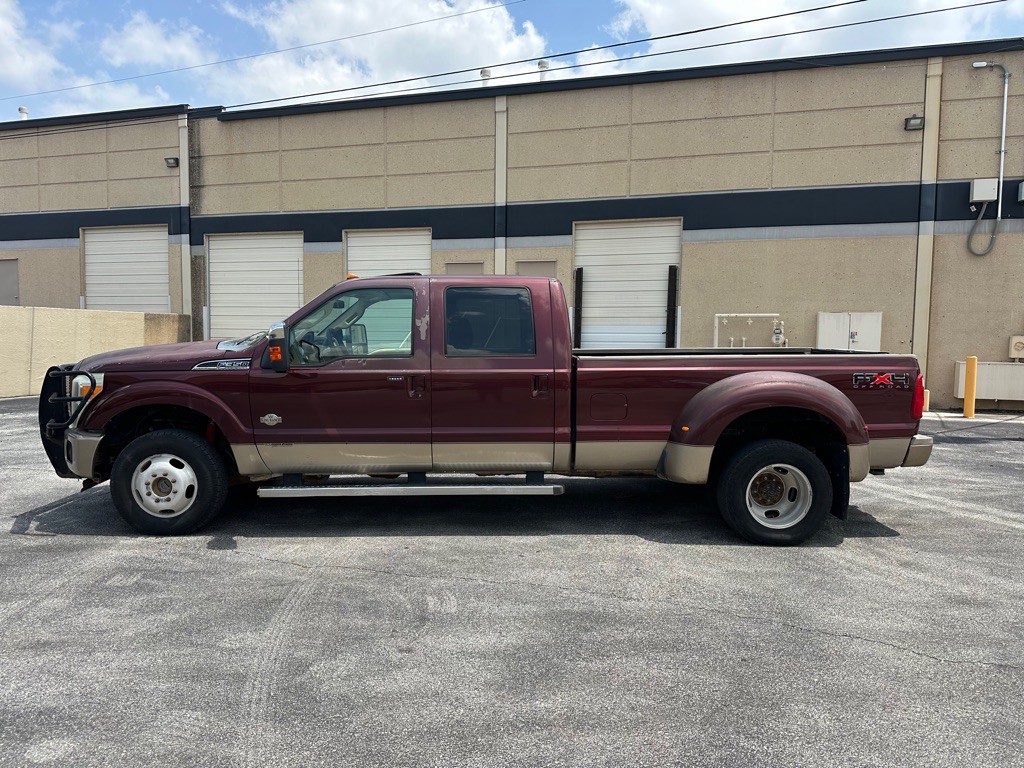 2011 Ford F-350 Image 2